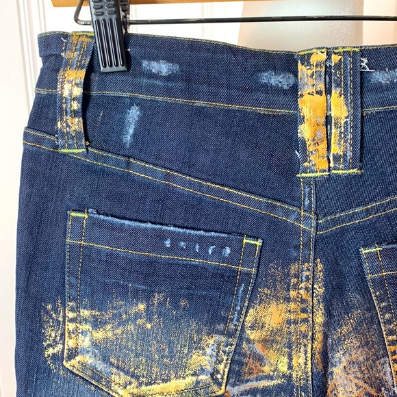 New without tags distressed denim shorts with gold brush strokes - Picture 3 of 5